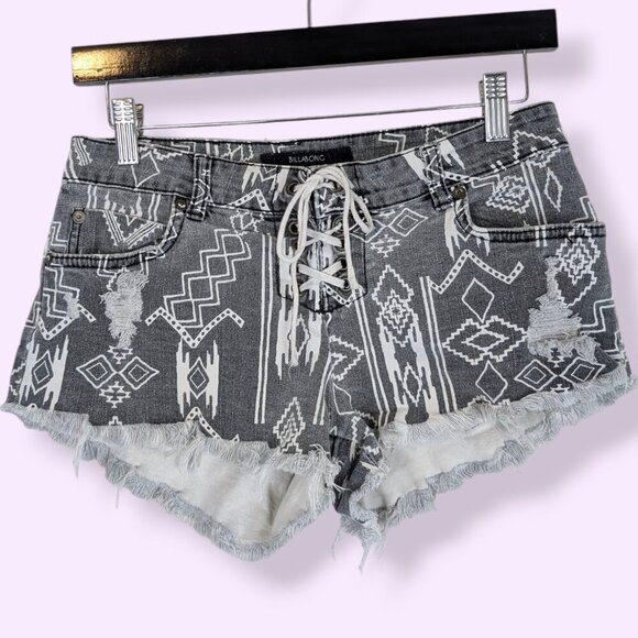 Billabong Aztec Lite Hearted Shorts - Picture 1 of 7